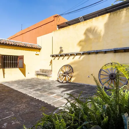 Nyaraló Home2book Traditional With Terrace & Pool *