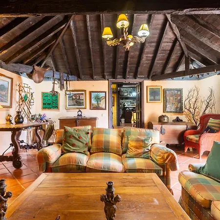 Дом отдыха Home2book Traditional With Terrace & Pool *