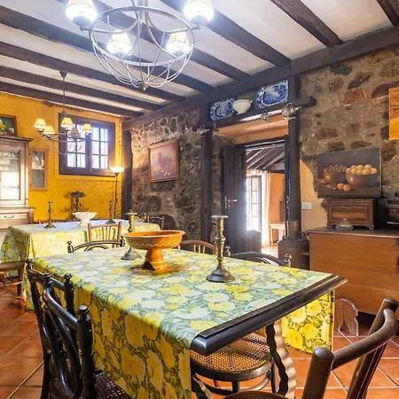 Home2book Traditional With Terrace & Pool Дом отдыха