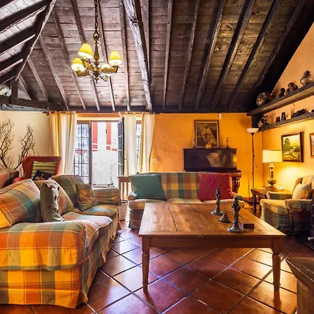 Дом отдыха Home2book Traditional With Terrace & Pool *