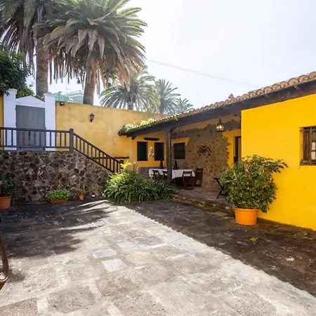 Home2book Traditional With Terrace & Pool Casa vacanze *