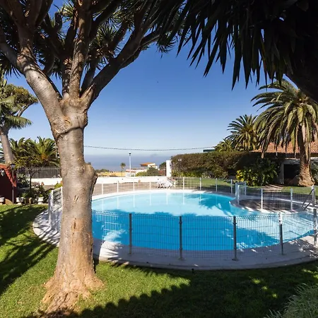 Home2book Traditional With Terrace & Pool Casa vacanze *