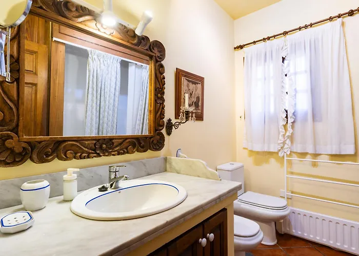 Home2book Traditional With Terrace & Pool * تاكورونتي